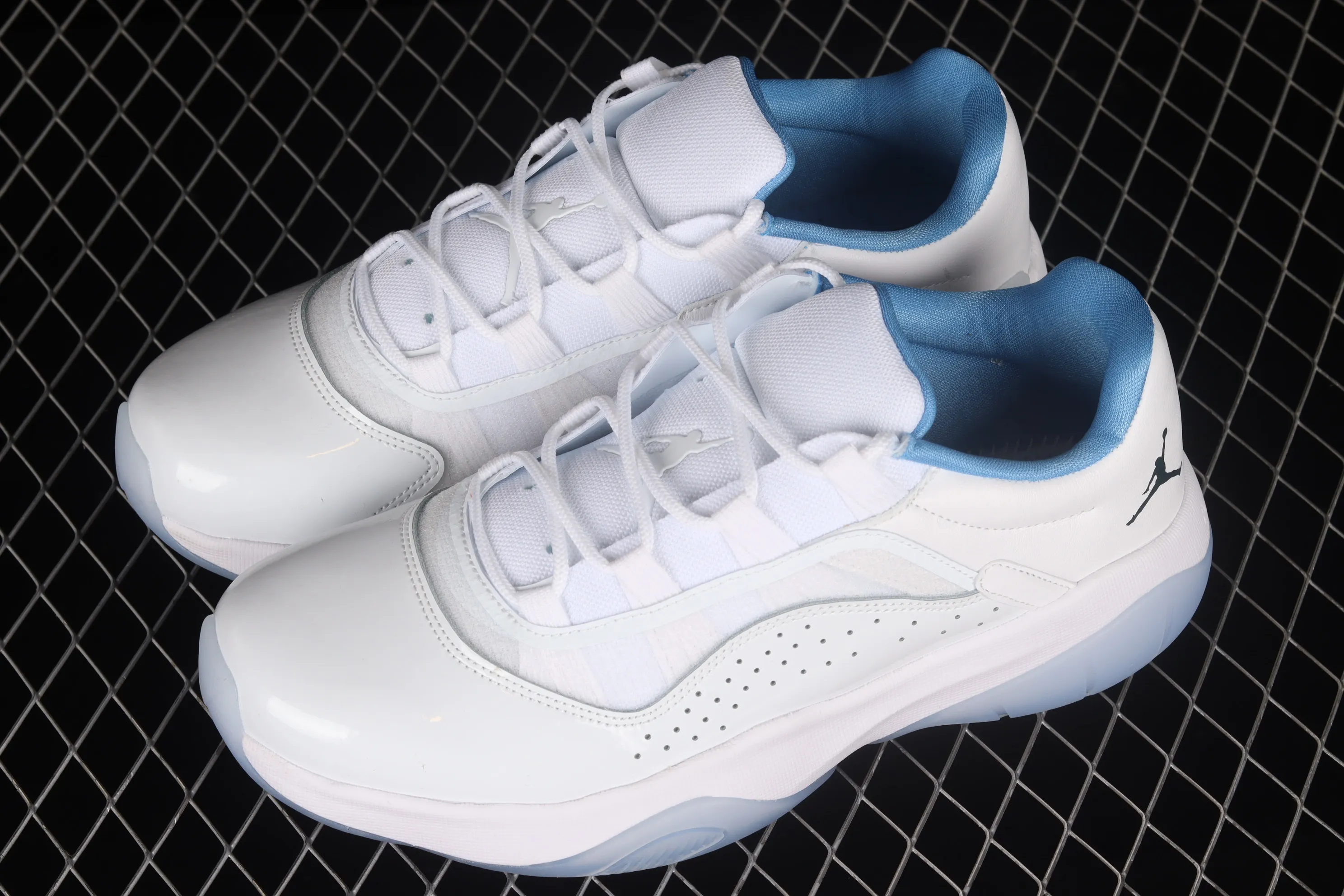 All categories Air Jordan Jordan series basketball shoes Air Jordan 11 Air Jordan 11 CMFT Low AJ11 Joe 11 Legend Blue low-top anti-slip shock-absorbing basketball shoes DO0751-100